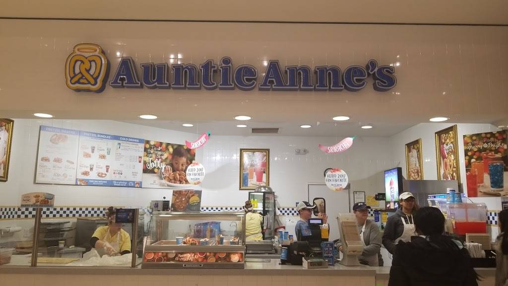 Auntie Annes | restaurant | 99 Rockingham Park Blvd, Salem, NH 03079, USA | 6038905344 OR +1 603-890-5344