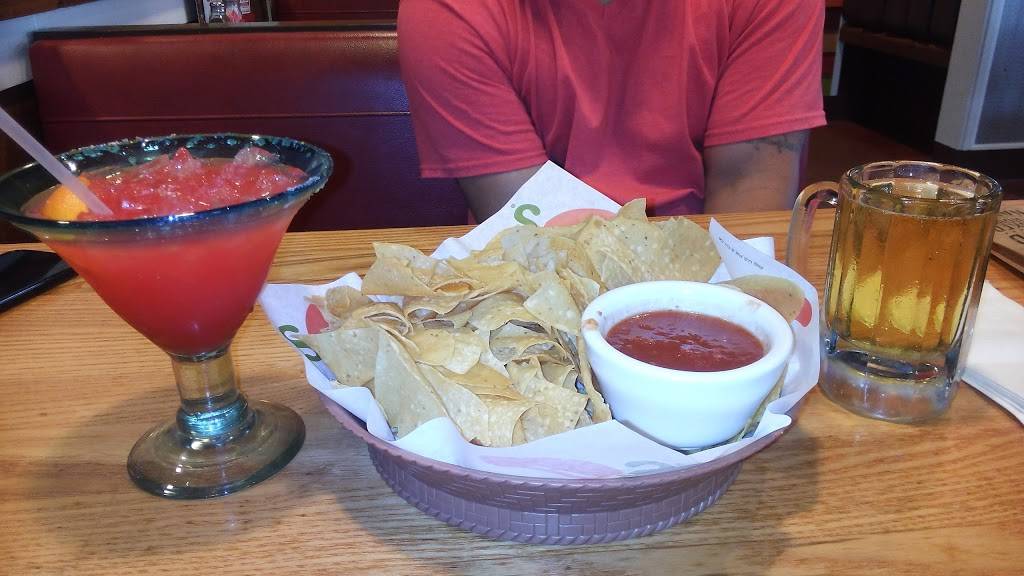 Chilis Grill & Bar | restaurant | 827 Odd Fellows Rd, Crowley, LA 70526, USA | 3377831493 OR +1 337-783-1493