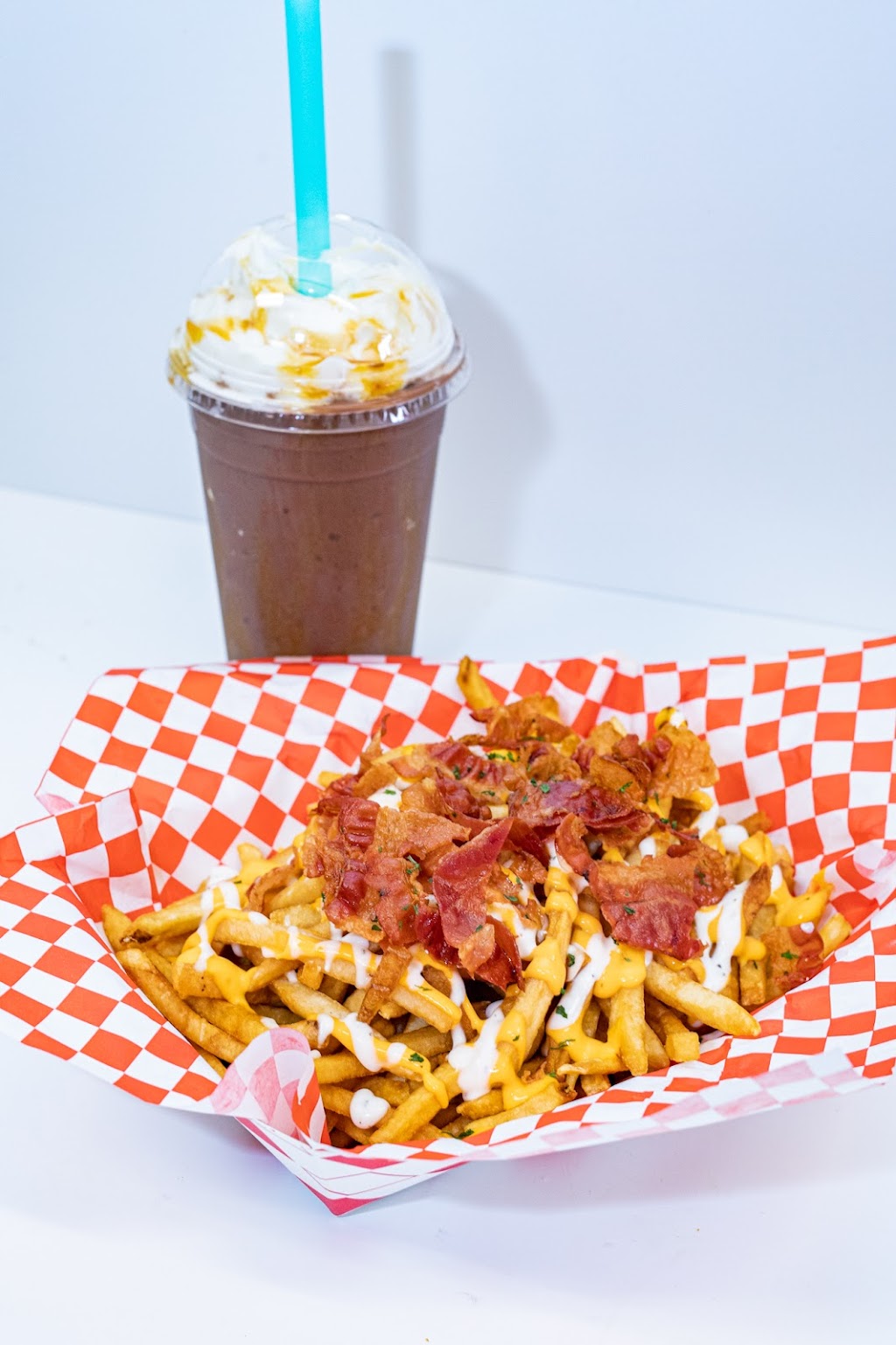 FryYay - Belmont Park | restaurant | 3146 Mission Blvd, San Diego, CA 92109, USA | 6193043040 OR +1 619-304-3040