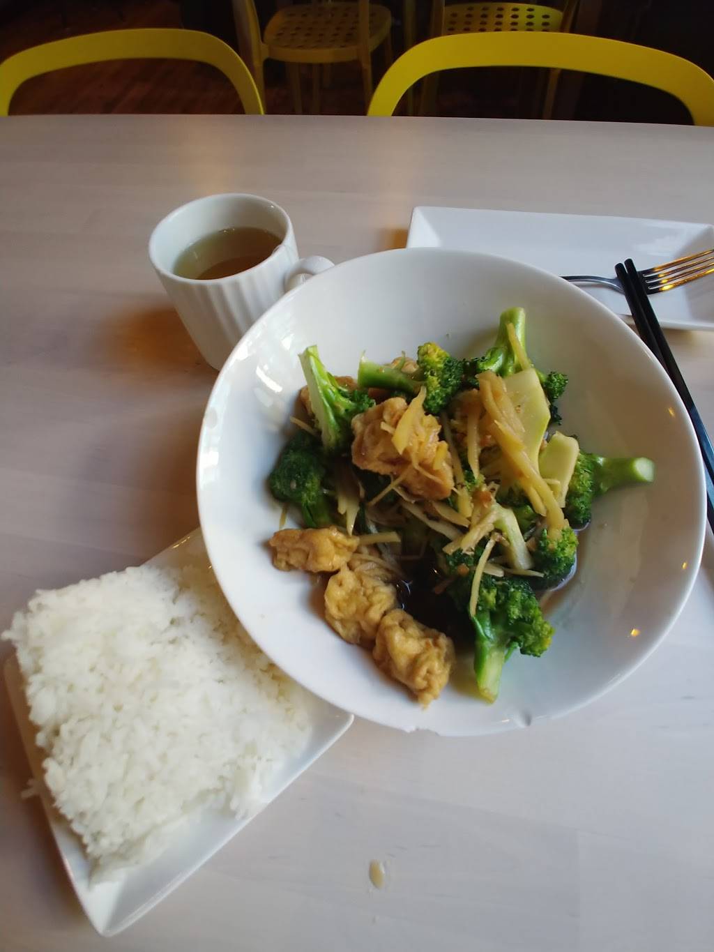 Imm Thai On 9th | restaurant | 1414 9th St NW, Washington, DC 20001, USA | 2025885810 OR +1 202-588-5810