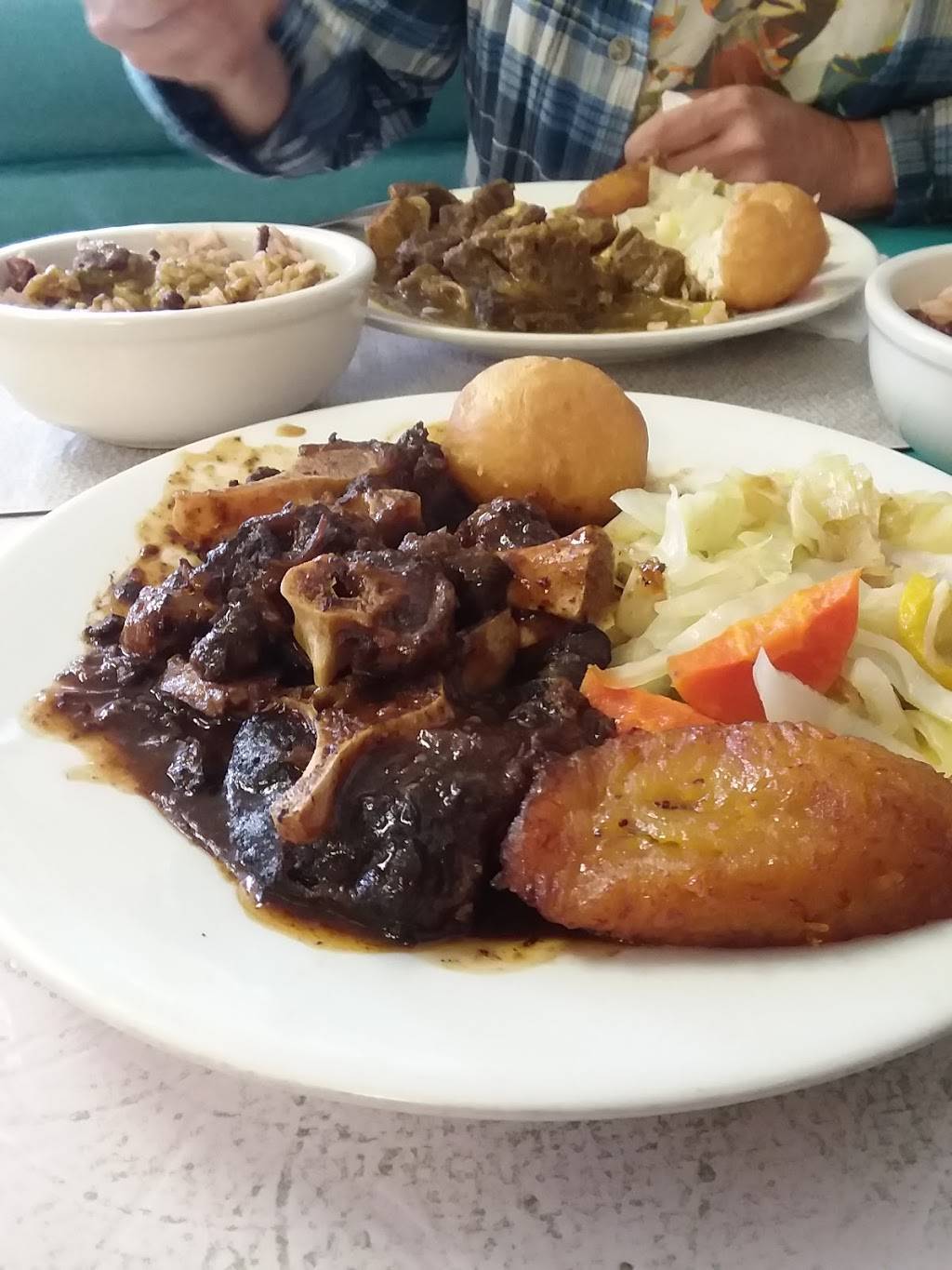 Taste of the Islands Restaurant | restaurant | 2231 34th St S, St. Petersburg, FL 33711, USA | 7273214157 OR +1 727-321-4157