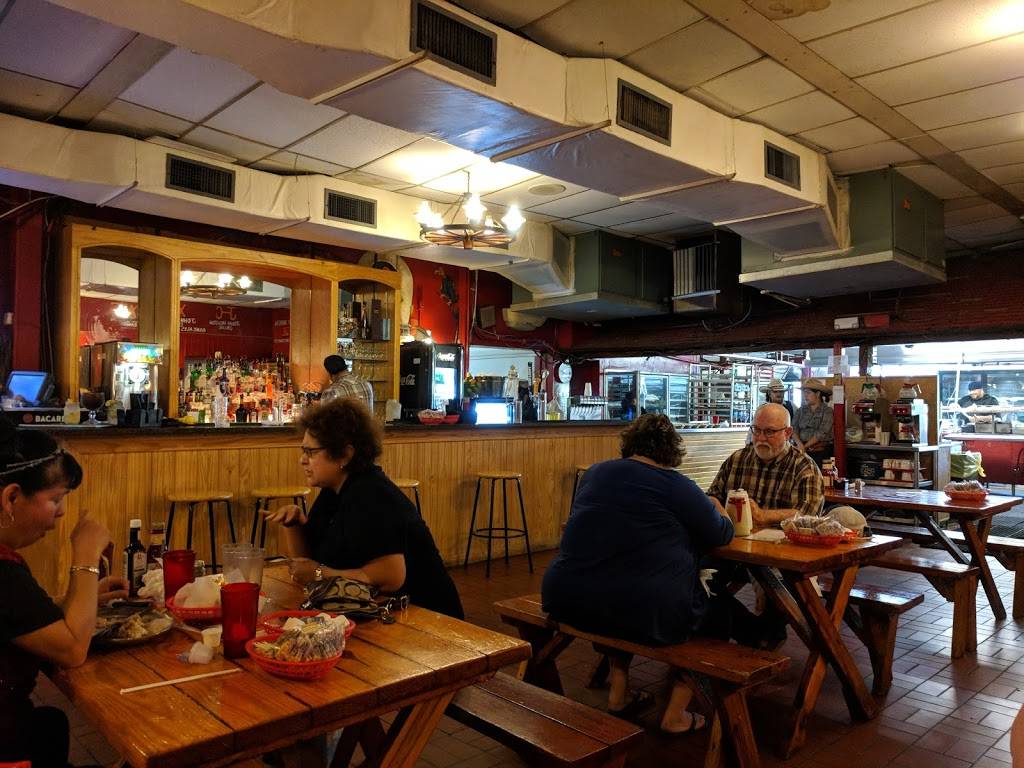 Little Red Barn Steakhouse | restaurant | 1836 S Hackberry, San Antonio, TX 78210, USA | 2105324235 OR +1 210-532-4235