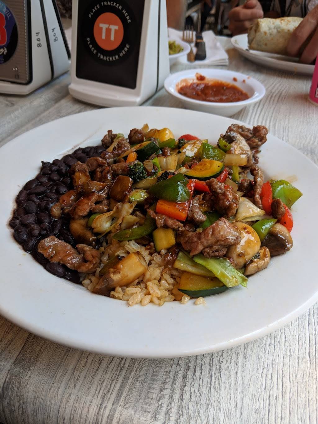 Wahoos Fish Tacos | restaurant | 715 Spectrum Center Dr, Irvine, CA 92618, USA | 9497530251 OR +1 949-753-0251