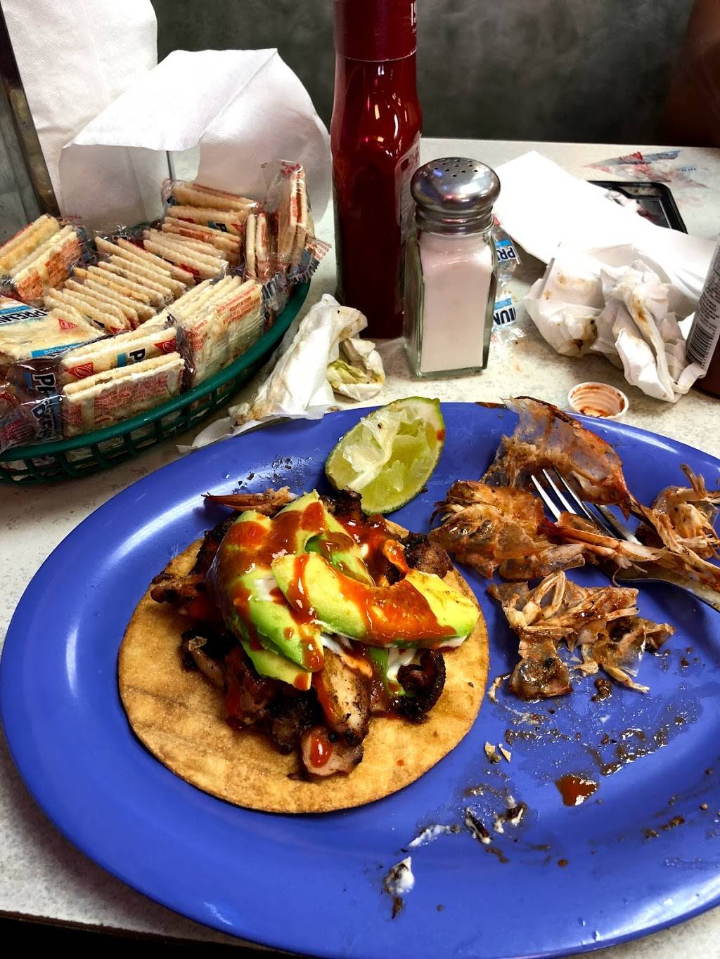 Connies Seafood | restaurant | 7502 Long Point Rd, Houston, TX 77055, USA | 7136883318 OR +1 713-688-3318