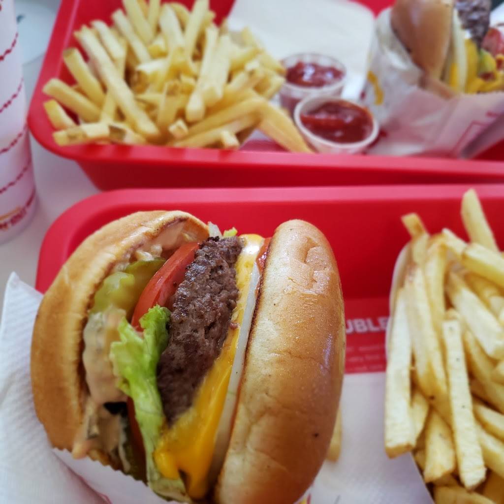 In-N-Out Burger | restaurant | 798 Redwood Hwy, Mill Valley, CA 94941, USA | 8007861000 OR +1 800-786-1000