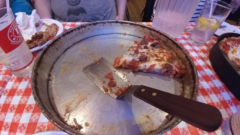 Pizzeria Uno | restaurant | 155 US-151 BUS, Platteville, WI 53818, USA | 6083487808 OR +1 608-348-7808