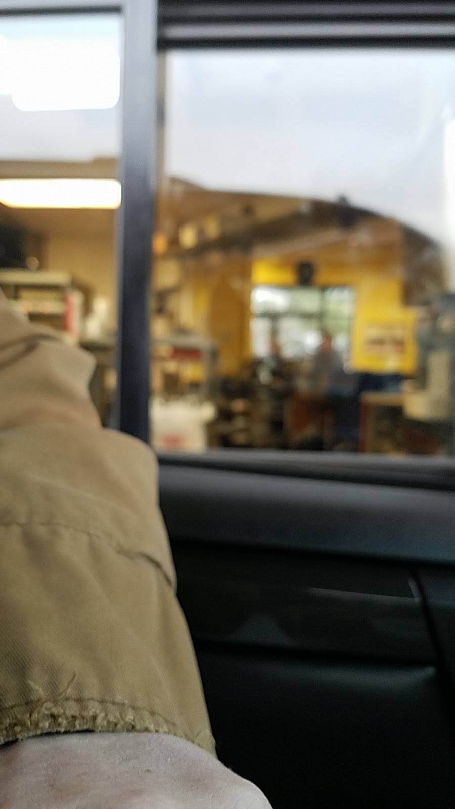 Long John Silvers | restaurant | 102 Stewart St, Jamestown, TN 38556, USA | 9318793090 OR +1 931-879-3090