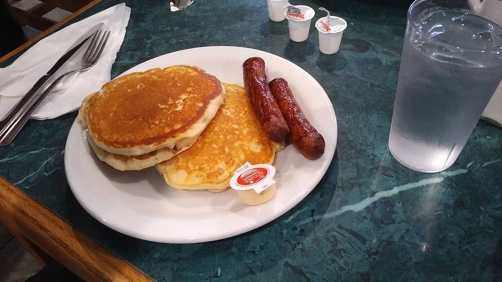 Shermans Station Family Restaurant | restaurant | 119 Erie St N, Leamington, ON N8H 3A3, Canada | 5193249222 OR +1 519-324-9222