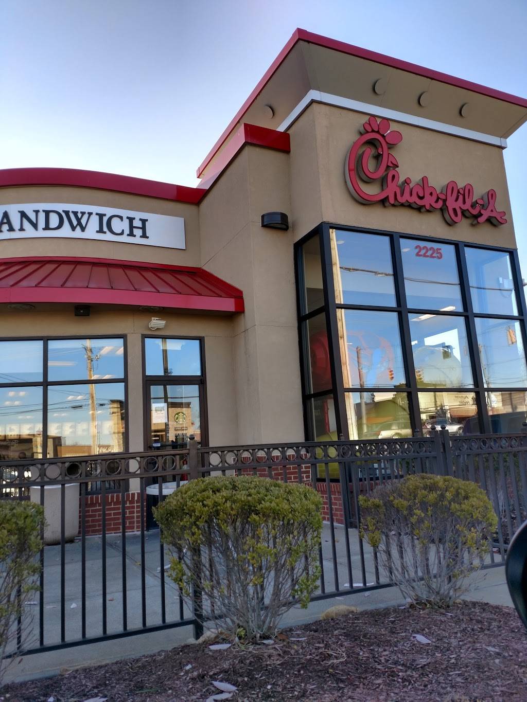 Chick-fil-A | restaurant | 2225 State St, New Albany, IN 47150, USA | 8125426868 OR +1 812-542-6868