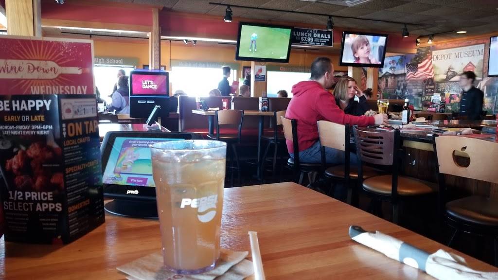 Applebees Grill + Bar | restaurant | 3949 E Grand River Ave, Howell, MI 48843, USA | 5175400611 OR +1 517-540-0611