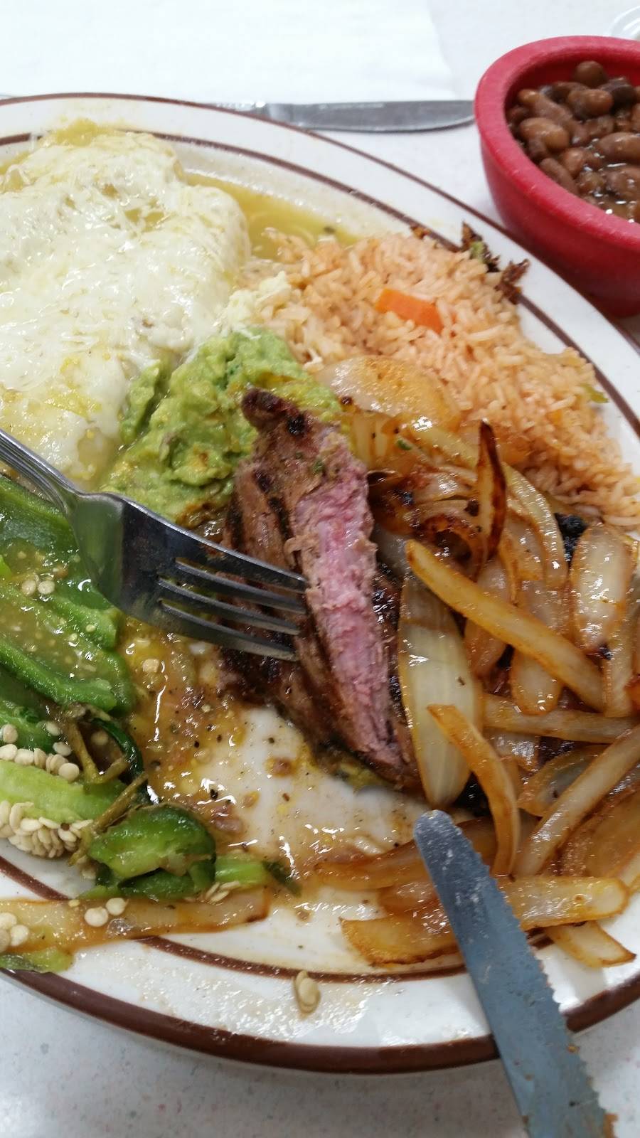 Cielito Lindo | restaurant | 1130 E Clark Ave, Santa Maria, CA 93455, USA | 8059387958 OR +1 805-938-7958