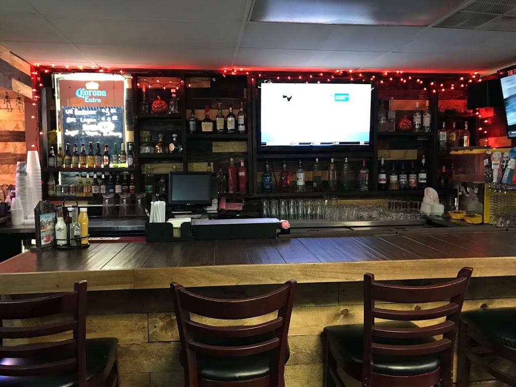 Smoking Grill & Pizzeria | restaurant | 528 E Main St, Genoa, IL 60135, USA | 8157845551 OR +1 815-784-5551