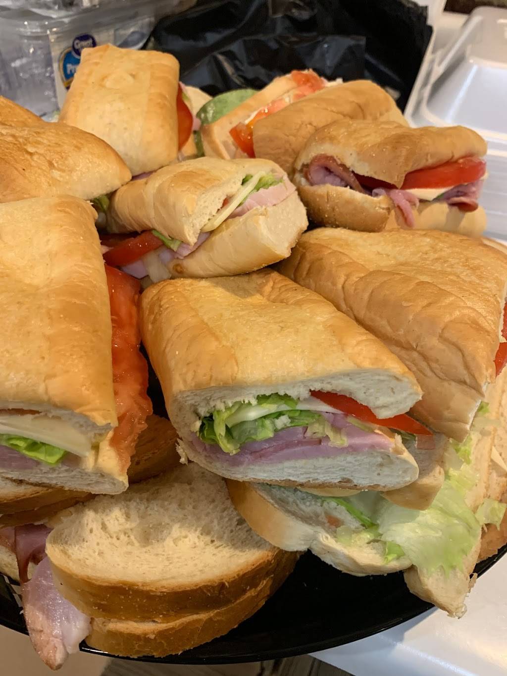 Caddys Cuisine and Catering | restaurant | 221 E Center St, Kingsport, TN 37660, USA | 4237327000 OR +1 423-732-7000