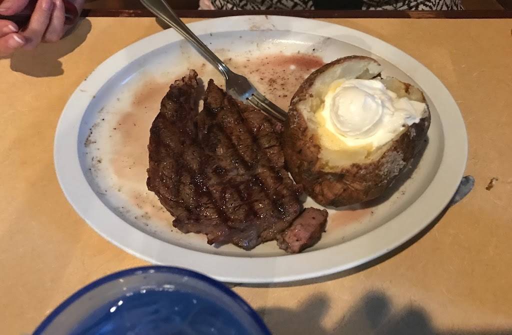 Little Daves Roadhouse | restaurant | 1092 By Pass Rd, Brandenburg, KY 40108, USA | 2704227832 OR +1 270-422-7832