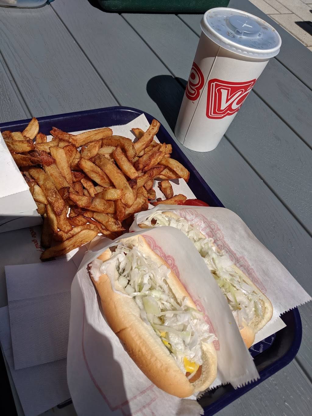 Valentine | restaurant | 688 Boulevard des Seigneurs, Terrebonne, QC J6W 3W6, Canada | 4509645732 OR +1 450-964-5732