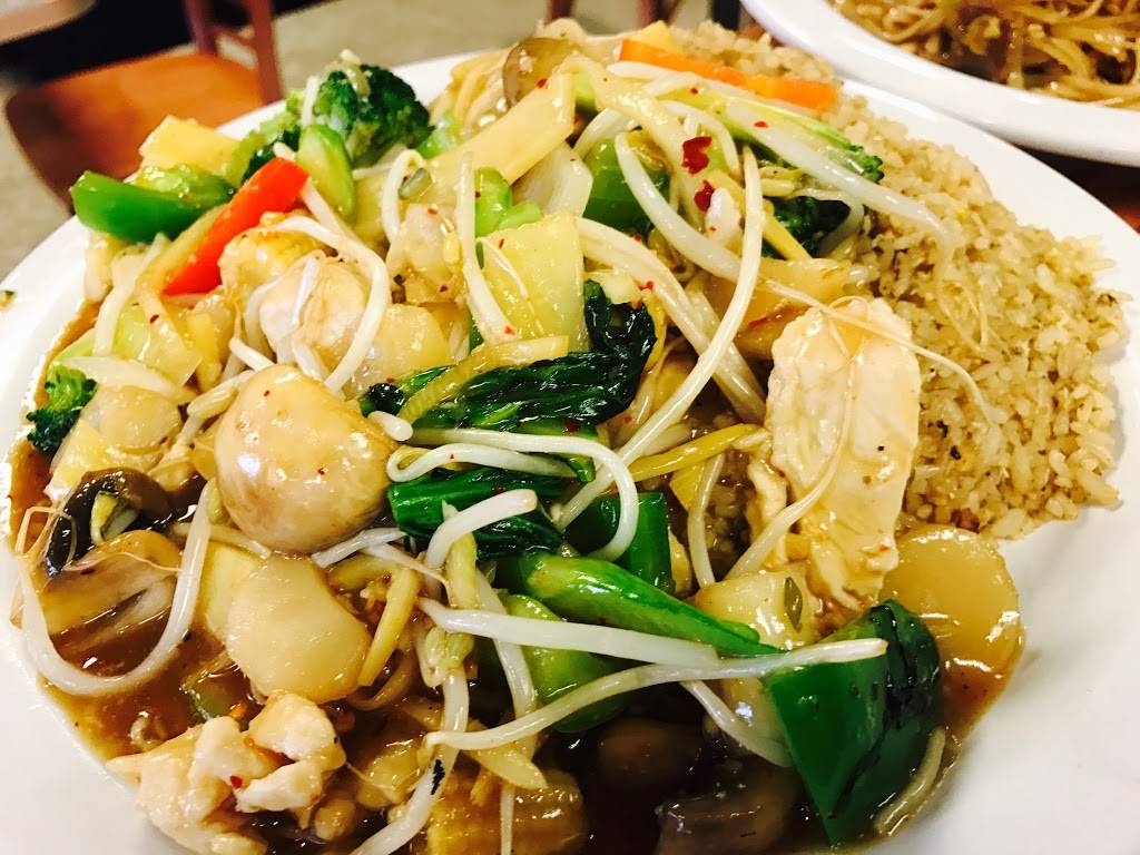 Hot Pepper Thai Restaurant | restaurant | 6325 Sashabaw Rd, Village of Clarkston, MI 48346, USA | 2486254337 OR +1 248-625-4337