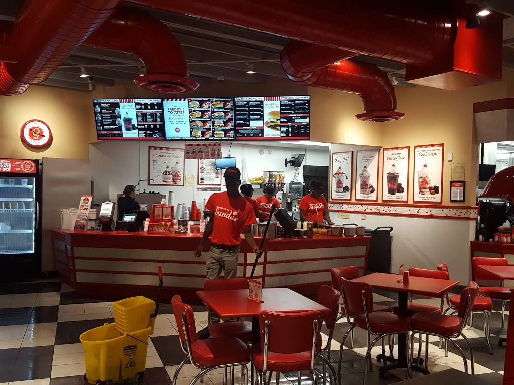 Freddys Frozen Custard & Steakburgers | restaurant | 825 N Germantown Pkwy, Cordova, TN 38018, USA | 9017514148 OR +1 901-751-4148