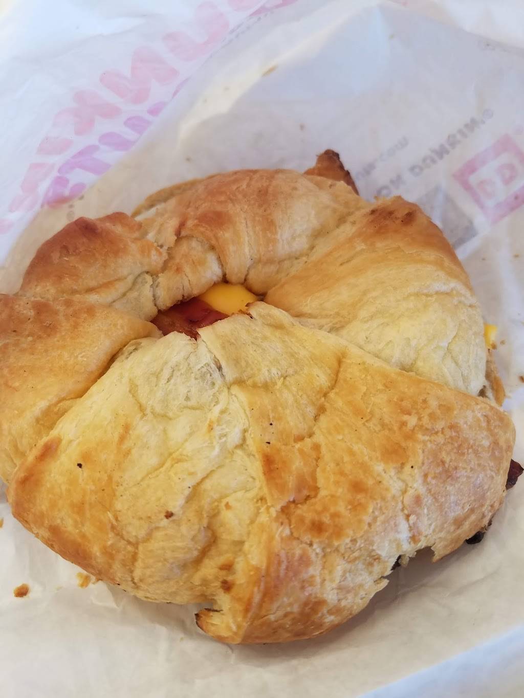 Dunkin | bakery | 403 San Pedro Ave, San Antonio, TX 78212, USA | 2109883333 OR +1 210-988-3333