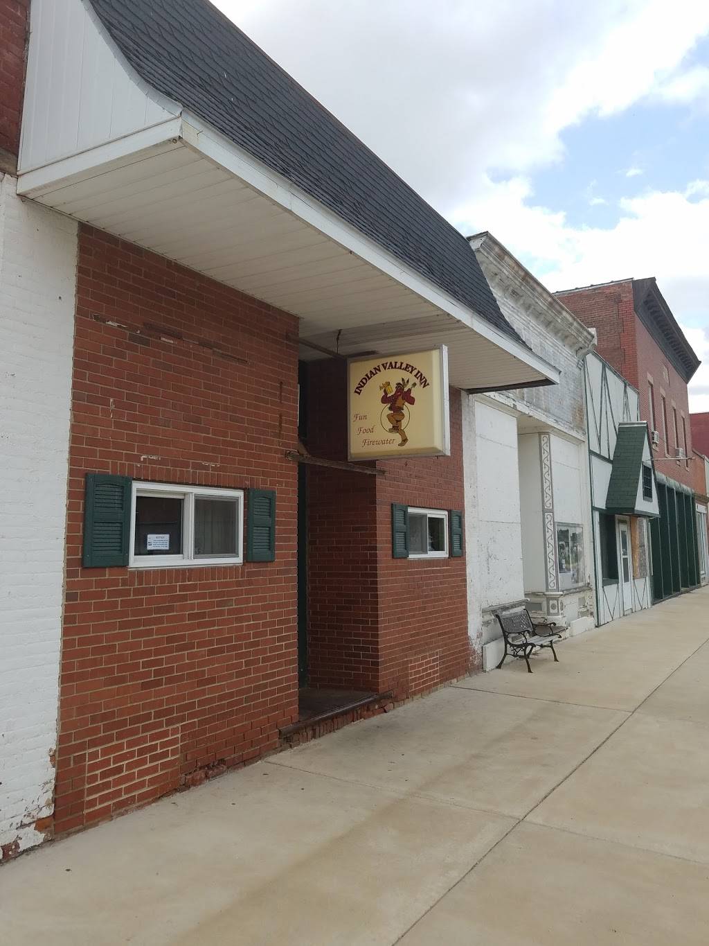 Indian Valley Inn | restaurant | 128 W Main St, Tiskilwa, IL 61368, USA | 8156464244 OR +1 815-646-4244