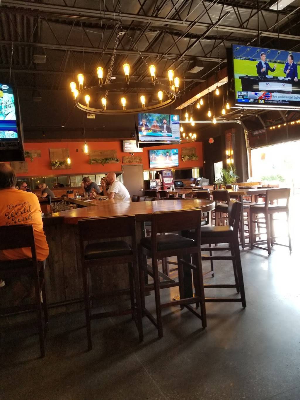 The Town Tavern | restaurant | 1840 Town Park Blvd, Uniontown, OH 44685, USA | 3308964433 OR +1 330-896-4433