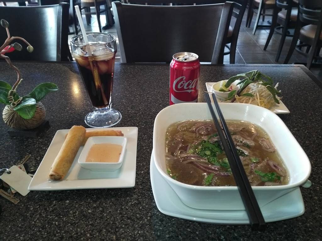 Thai Spring Rolls | restaurant | 15461 Yonge StL4G 1P4, Aurora, ON L4G 1P4, Canada | 9057276336 OR +1 905-727-6336