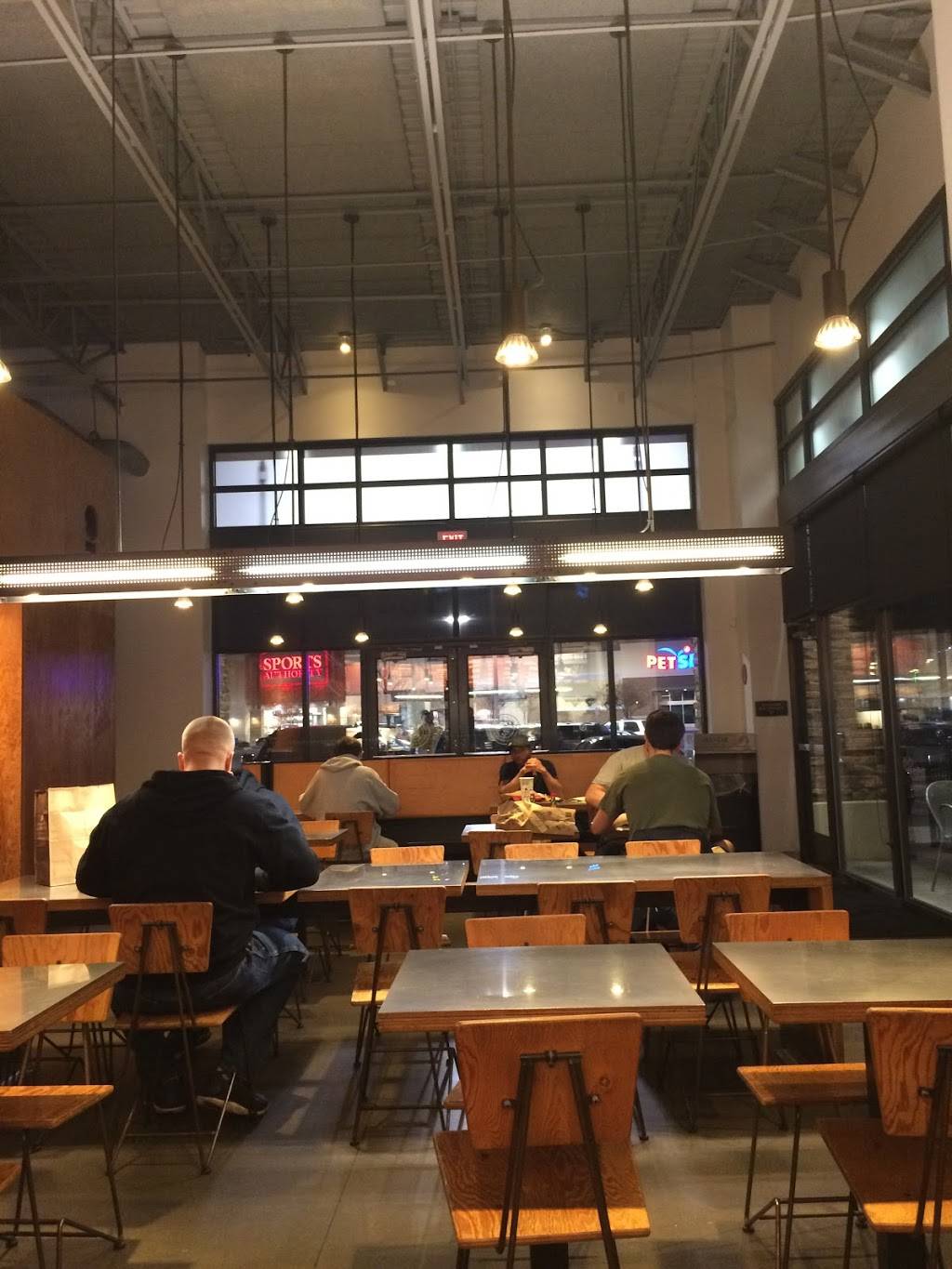 Chipotle Mexican Grill | restaurant | 5865 Poplar Ave Ste 104, Memphis, TN 38119, USA | 9014161944 OR +1 901-416-1944