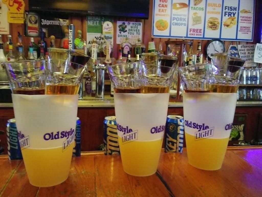 Haufschildts Brew Haus | restaurant | 111 E Main St, Weyauwega, WI 54983, USA | 9208673208 OR +1 920-867-3208