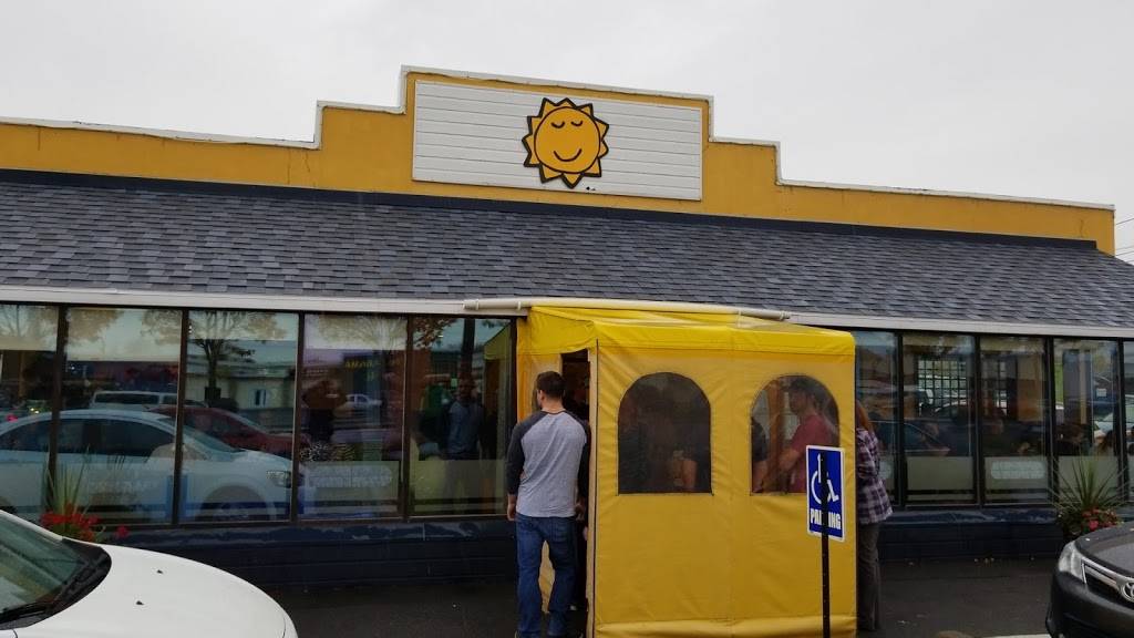 Cora déjeuners | restaurant | 9515 Boulevard de lOrmière, Québec, QC G2B 3K7, Canada | 4188458887 OR +1 418-845-8887