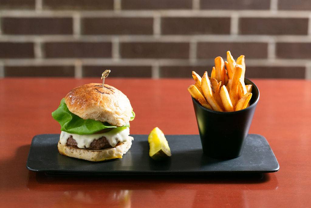 Lombardos Italian American Restaurant | restaurant | 216 Harrisburg Ave, Lancaster, PA 17603, USA | 7173943749 OR +1 717-394-3749