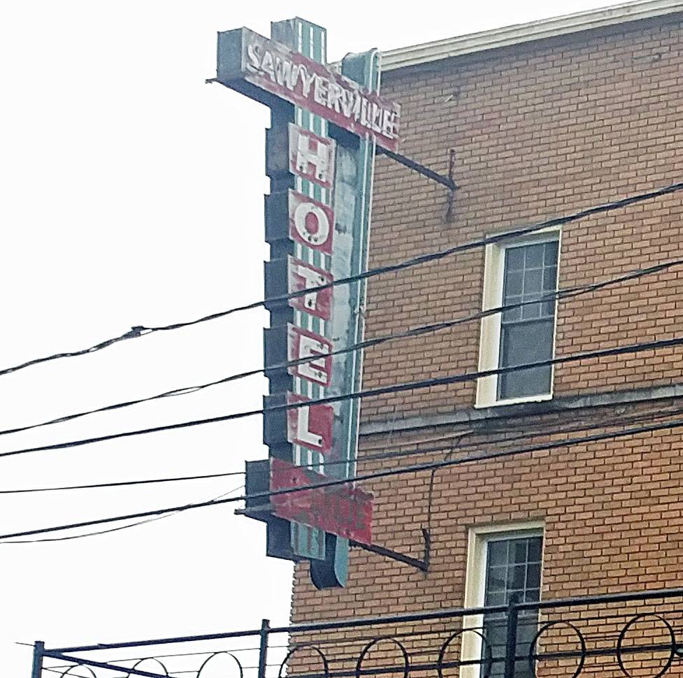 Hotel Motel Sawyerville | restaurant | 18 Rue Principale N, Sawyerville, QC J0B 3A0, Canada | 8198892967 OR +1 819-889-2967