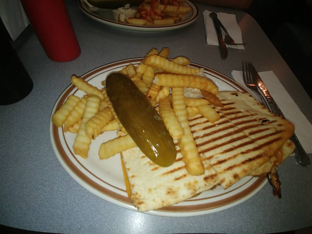 Chriss Texas Wiener Family Restaurant | meal takeaway | 51 S Orange Ave, South Orange, NJ 07079, USA | 9737636300 OR +1 973-763-6300