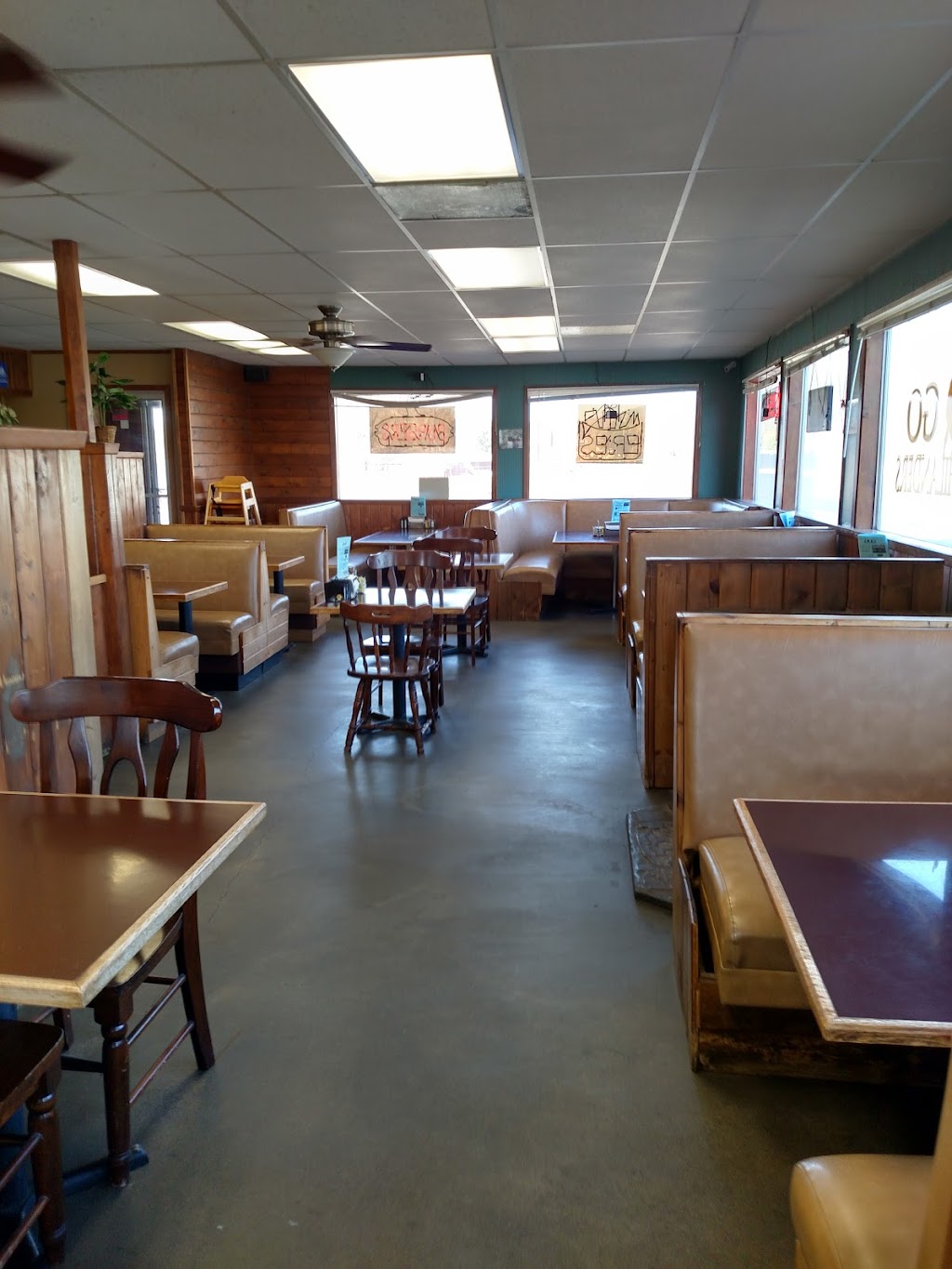 RJs Restaurant | restaurant | 920 W Tyler St, Burns, OR 97720, USA | 5415736346 OR +1 541-573-6346