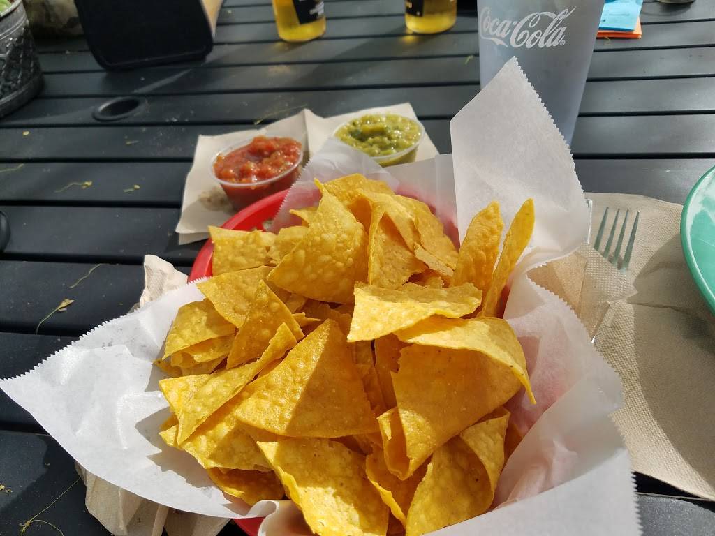 Flaming Amys Burrito Barn WILMINGTON LOCATION | restaurant | 4002 Oleander Dr, Wilmington, NC 28403, USA | 9107992919 OR +1 910-799-2919