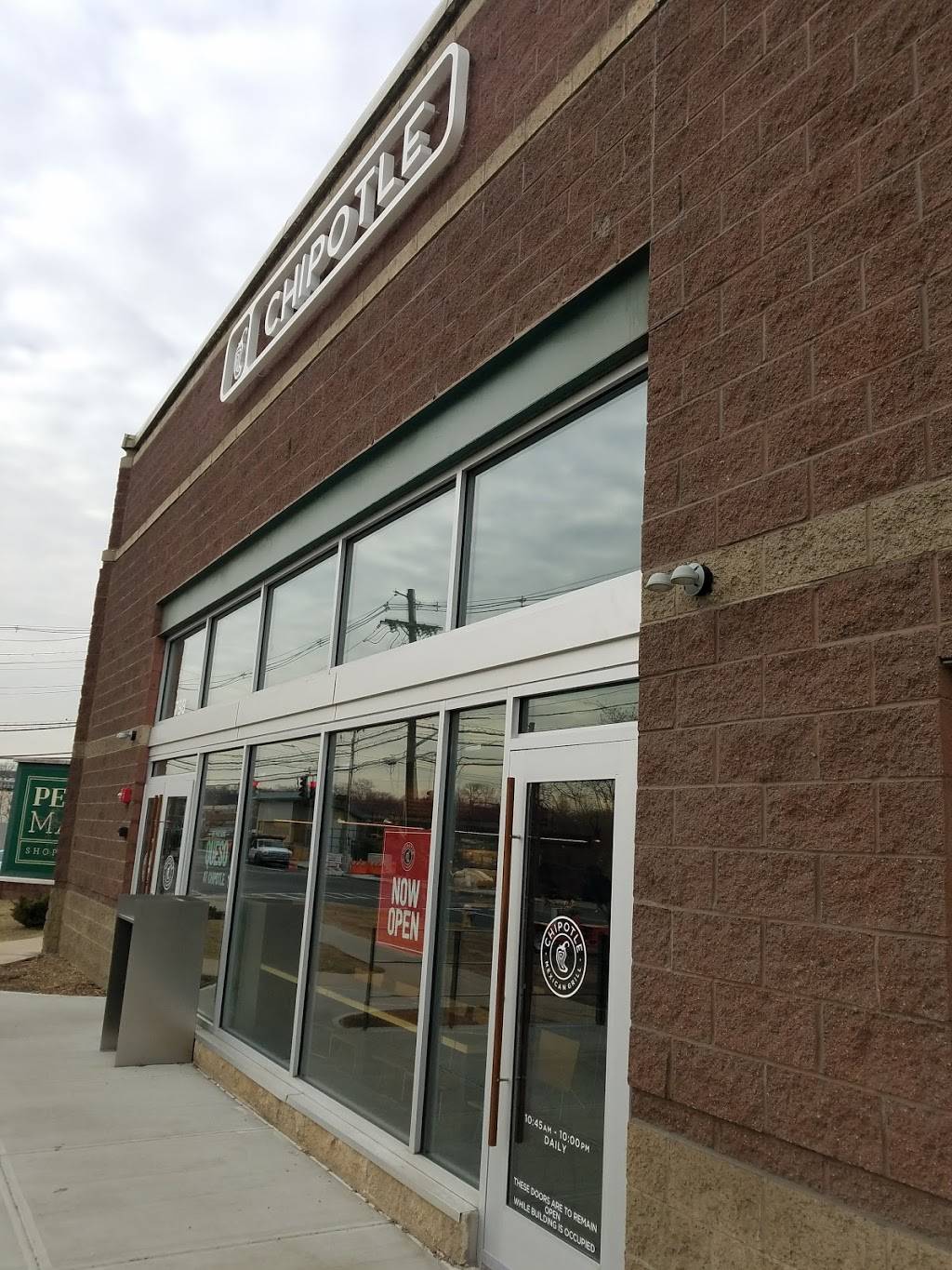 Chipotle Mexican Grill | restaurant | 798 Pelham Pkwy, Pelham, NY 10803, USA | 9146360617 OR +1 914-636-0617