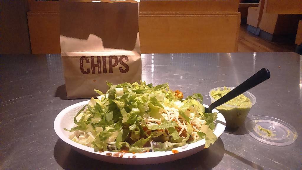 Chipotle Mexican Grill | restaurant | 658 State St, Madison, WI 53703, USA | 6082504613 OR +1 608-250-4613