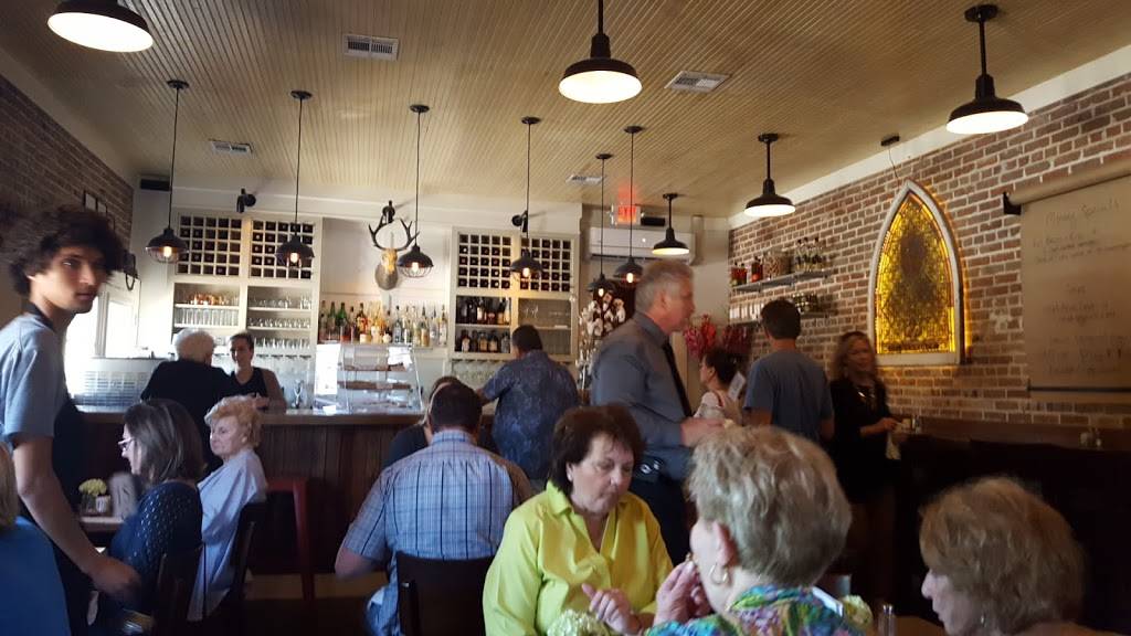 Lola | restaurant | 517 N New Hampshire St, Covington, LA 70433, USA | 9858924992 OR +1 985-892-4992