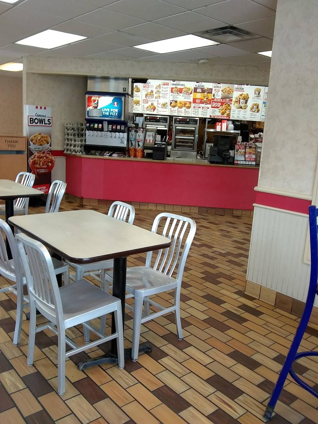 KFC | restaurant | 57 E Main St, South Paris, ME 04281, USA | 2077440292 OR +1 207-744-0292