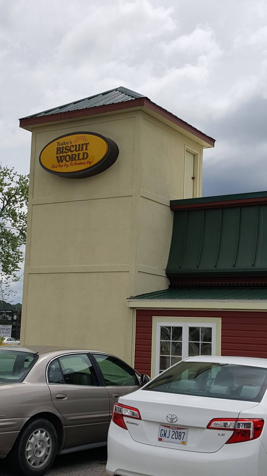 Tudors Biscuit World | restaurant | 2778 Winchester Ave, Ashland, KY 41101, USA | 6063253697 OR +1 606-325-3697