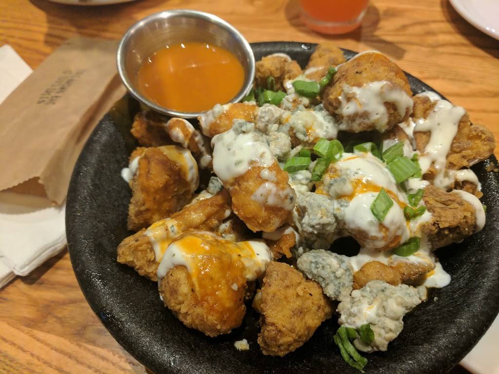 Chilis Grill & Bar | meal takeaway | 9615 Deereco Rd, Timonium, MD 21093, USA | 4103088740 OR +1 410-308-8740