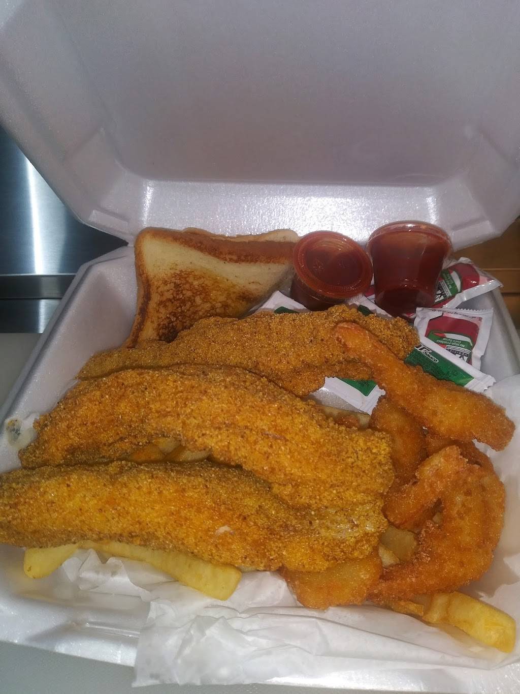 Catfish place | restaurant | 8912 Lake June Rd, Dallas, TX 75217, USA | 2146432434 OR +1 214-643-2434