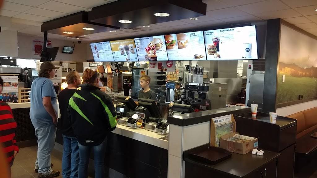 McDonalds | cafe | 105 Morrisville Plaza, Morrisville, VT 05661, USA | 8028884110 OR +1 802-888-4110