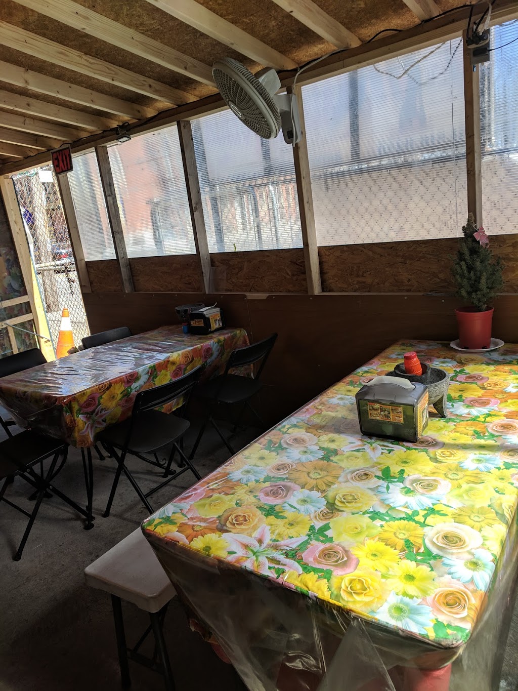 Orale Taqueria | restaurant | 342 Cranston St, Providence, RI 02907, USA | 4015168458 OR +1 401-516-8458