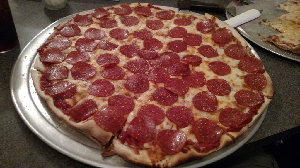 Salvos | restaurant | 201 E 2nd St, Merrill, WI 54452, USA | 7155362008 OR +1 715-536-2008