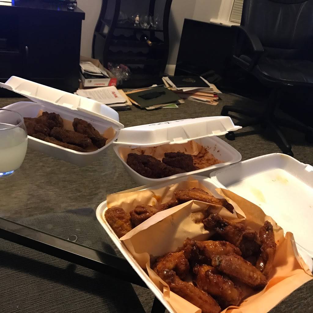 5 Alarm Wings | restaurant | 553 Upper Wentworth St, Hamilton, ON L9A 4T8, Canada | 9053855550 OR +1 905-385-5550