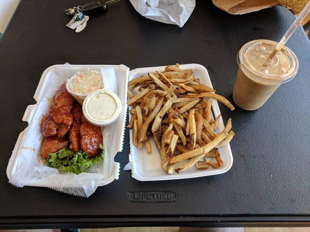 Bokies Drive In | restaurant | 3960 US-11, Malone, NY 12953, USA | 5184831800 OR +1 518-483-1800