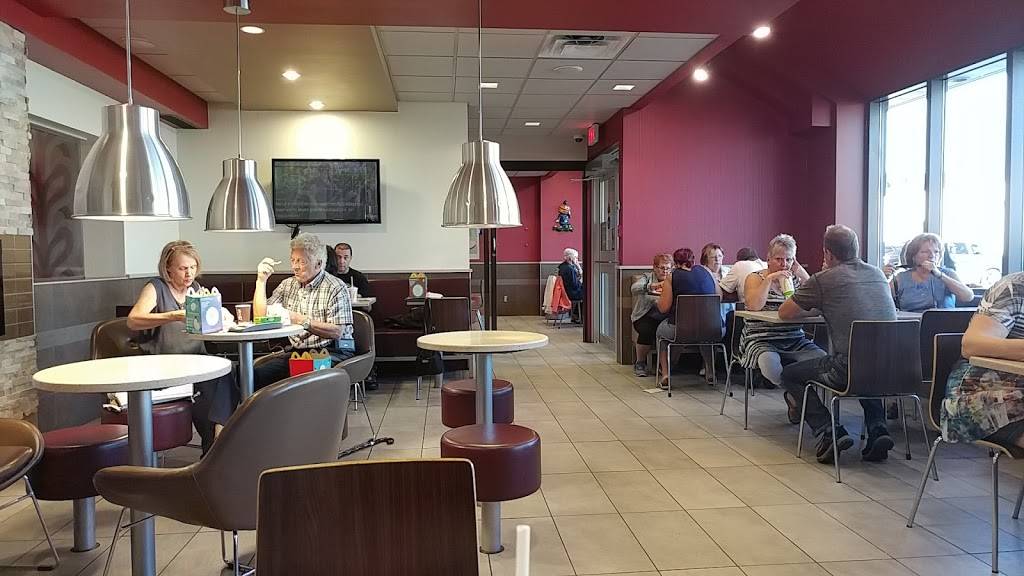 McDonalds | cafe | 8925 Boulevard Lacroix, Saint-Georges, QC G5Y 5E2, Canada | 4182272777 OR +1 418-227-2777