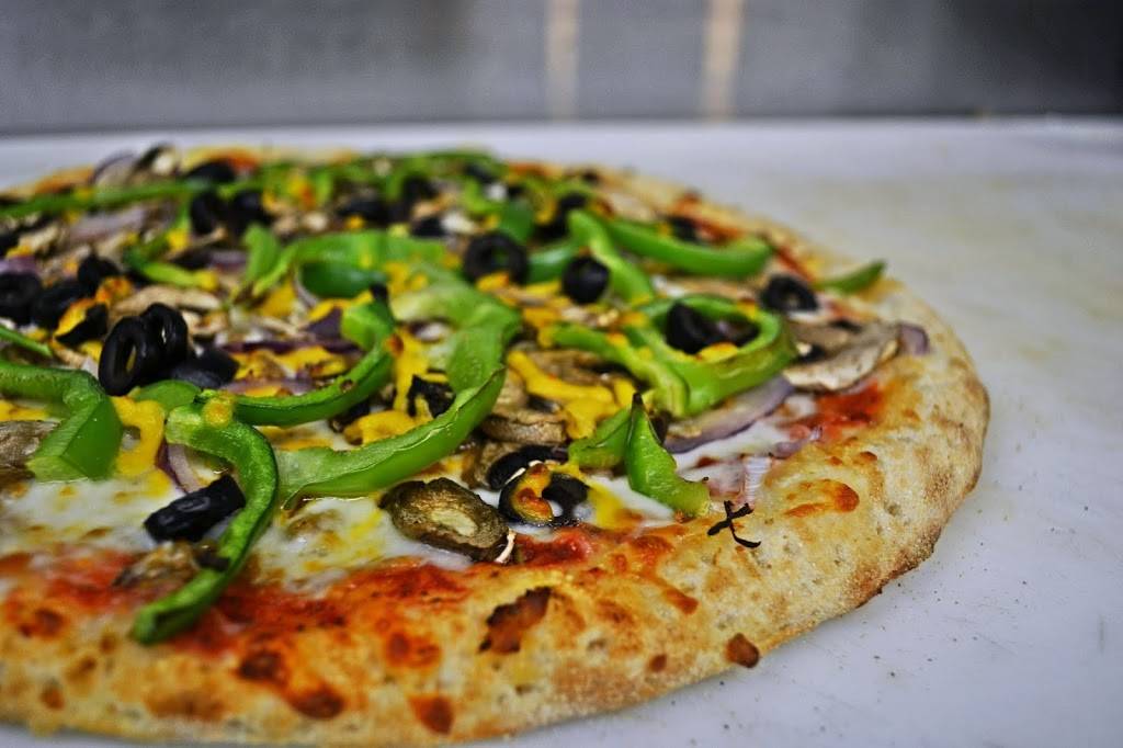 Gumbys Pizza | restaurant | 312 W Hopkins St, San Marcos, TX 78666, USA | 5127548629 OR +1 512-754-8629