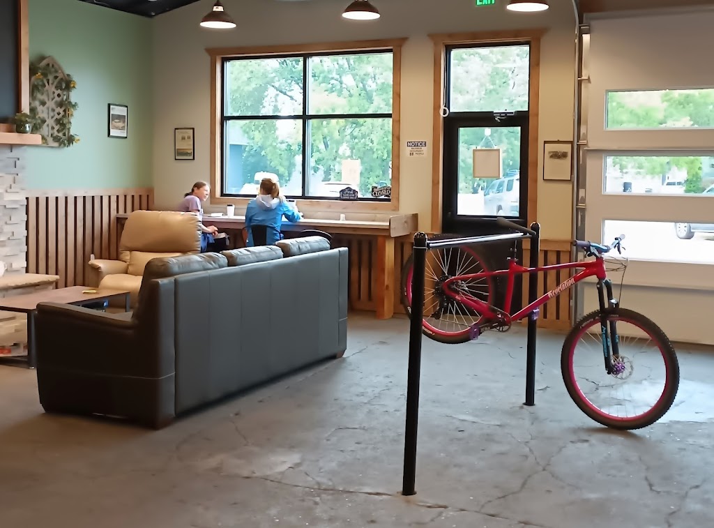 Hudson Smokehouse | restaurant | 208 Curtis Ave, Ironton, MN 56455, USA | 2187720096 OR +1 218-772-0096