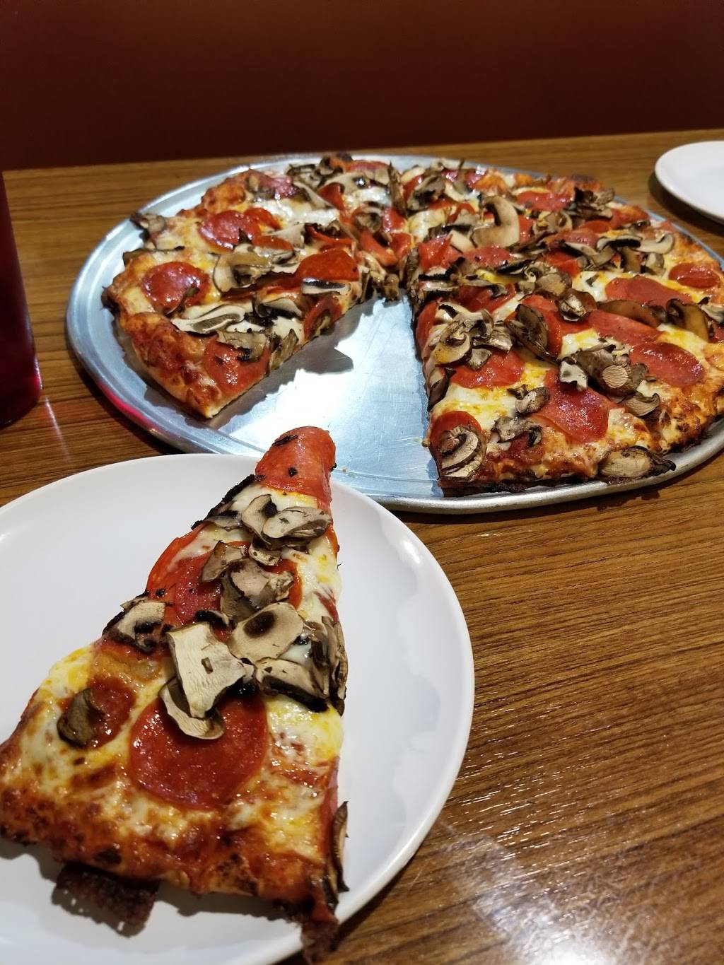 Round Table Pizza | meal delivery | 6267 Graham Hill Rd, Felton, CA 95018, USA | 8313355344 OR +1 831-335-5344