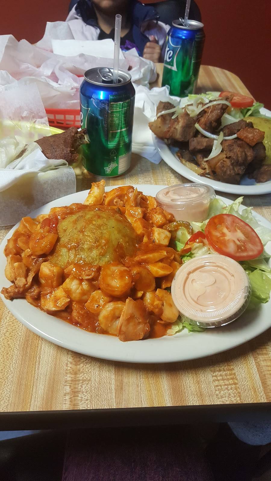 La Casa De Los Pastelillos | restaurant | 746 N 8th St, Reading, PA 19604, USA | 7875652036 OR +1 787-565-2036